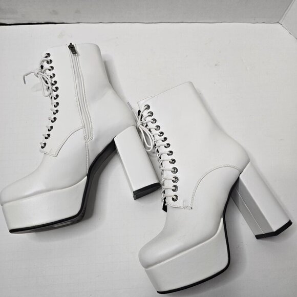 NWOT Dolls Kill Lamoda Serenity Lace Up White Ankle Boots size 8 - Picture 3 of 15